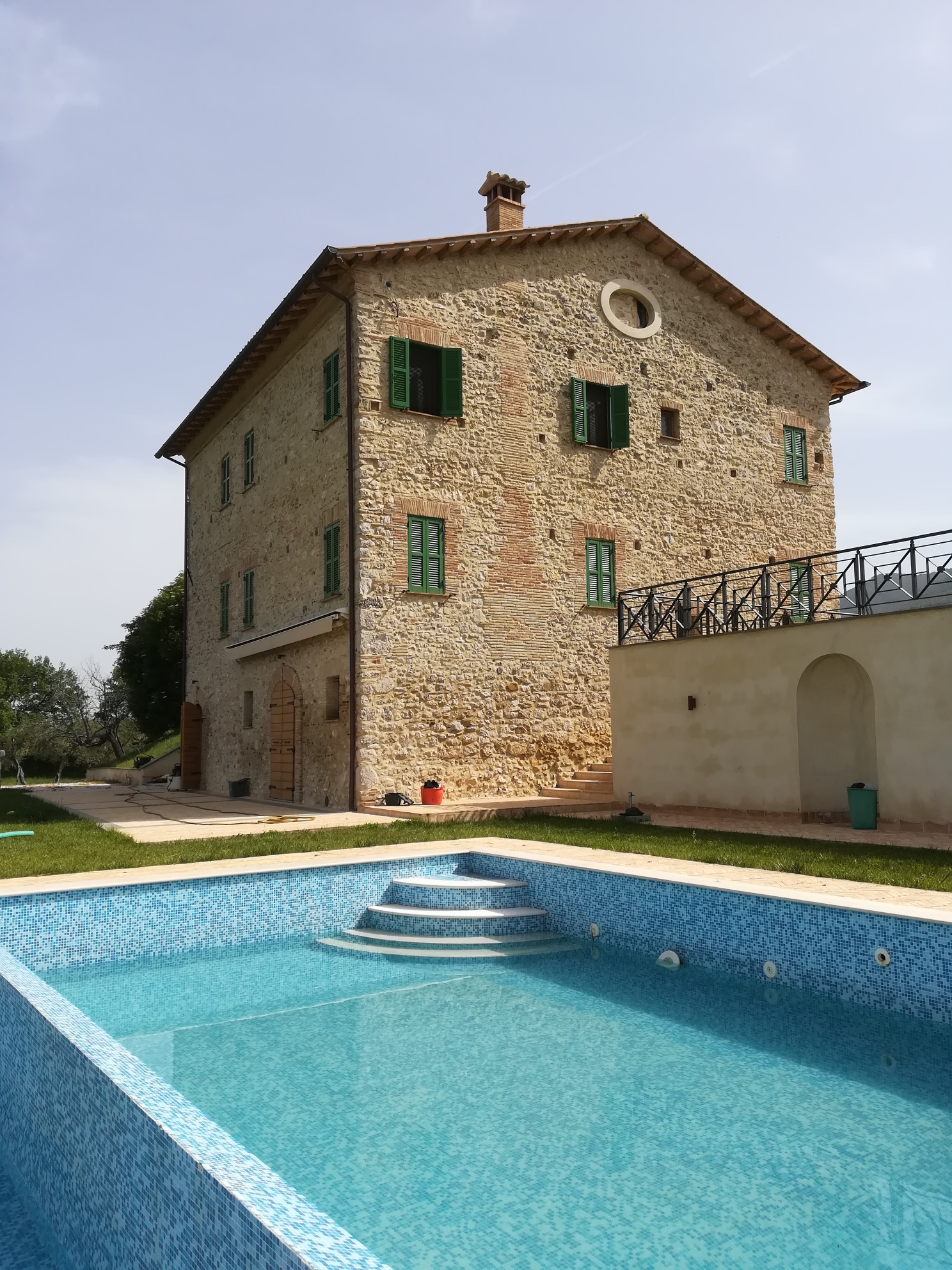 CASALE SITO IN CASPERIA (RI)